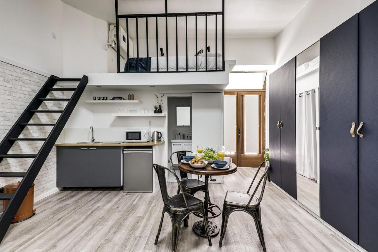 Modern French Studio In Paris Exterior photo